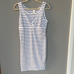 H & M Mama ( maternity) dress small. Black and white